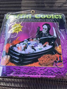 Vintage Fun World 1997 skeleton ghost face coffin cooler